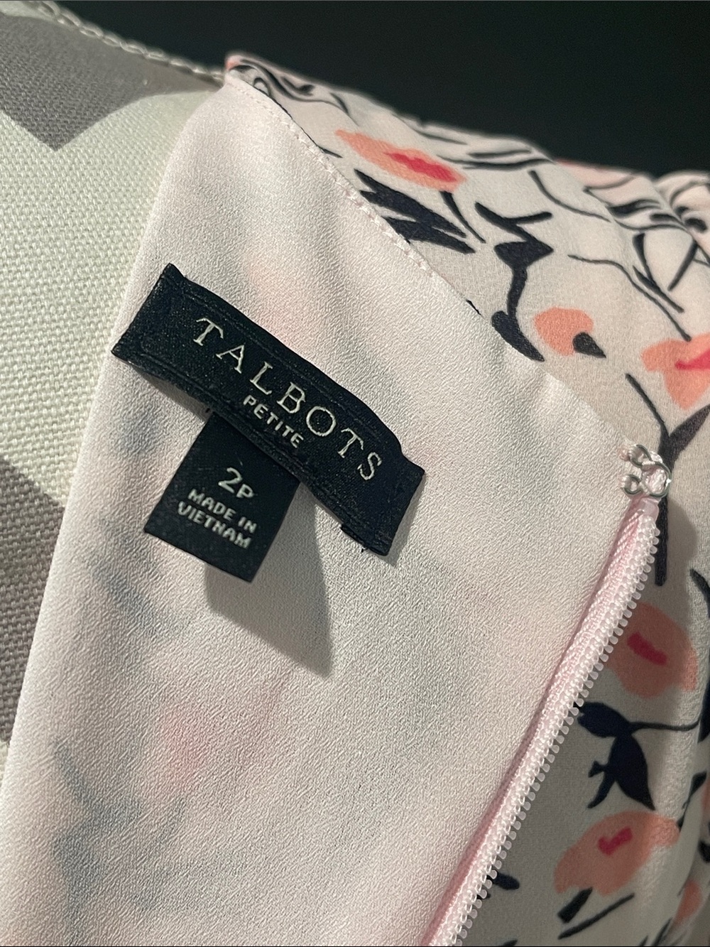 Talbots Floral Feminine Midi Dress Size 2P - Picture 6 of 10